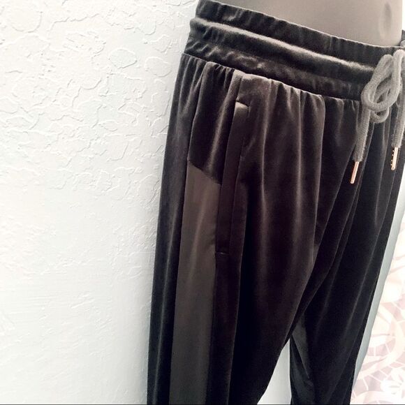 Forever 21 Black Velvet Drawstring Joggers Size Small - Picture 8 of 14